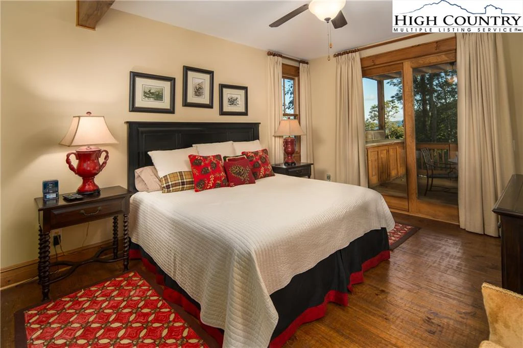 Image number 6 for the current listing