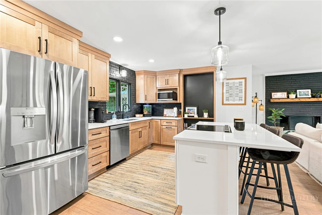 Image number 7 for the current listing