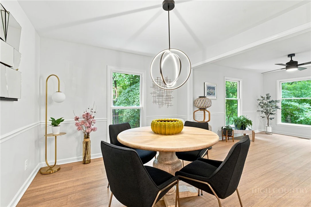 Image number 12 for the current listing