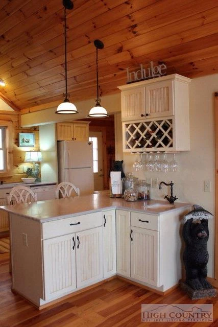 Image number 9 for the current listing