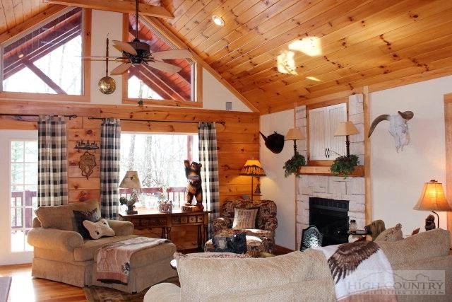 Image number 7 for the current listing