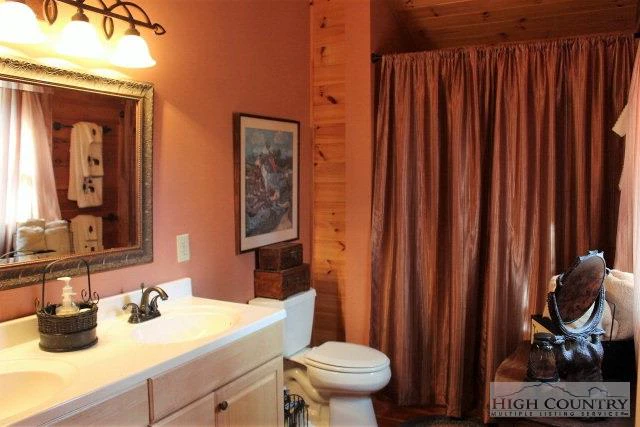 Image number 3 for the current listing