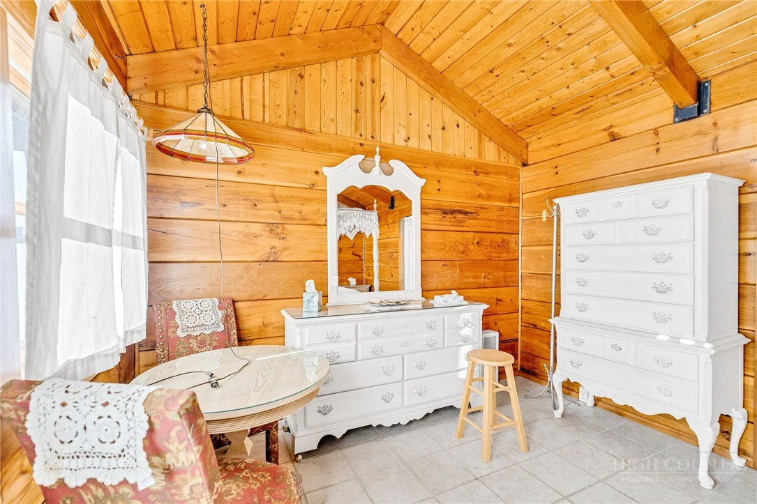 Image number 6 for the current listing
