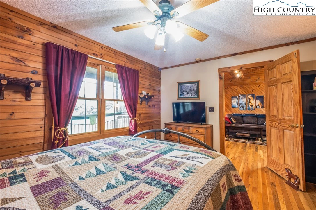 Image number 6 for the current listing