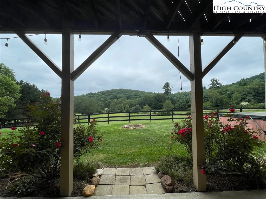 Image number 16 for the current listing