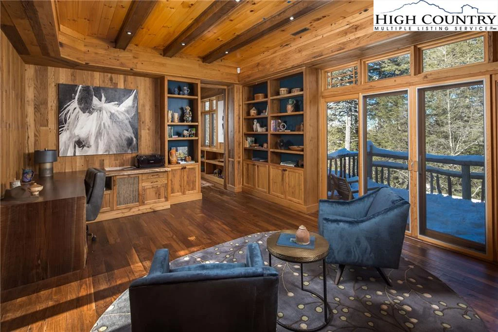 Image number 8 for the current listing