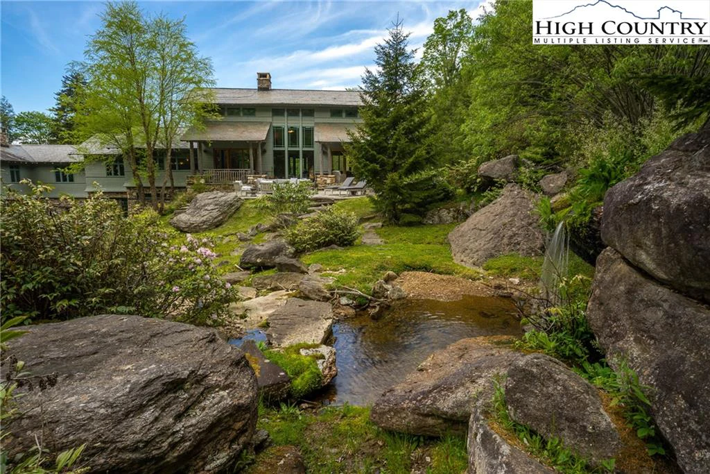 Image number 31 for the current listing