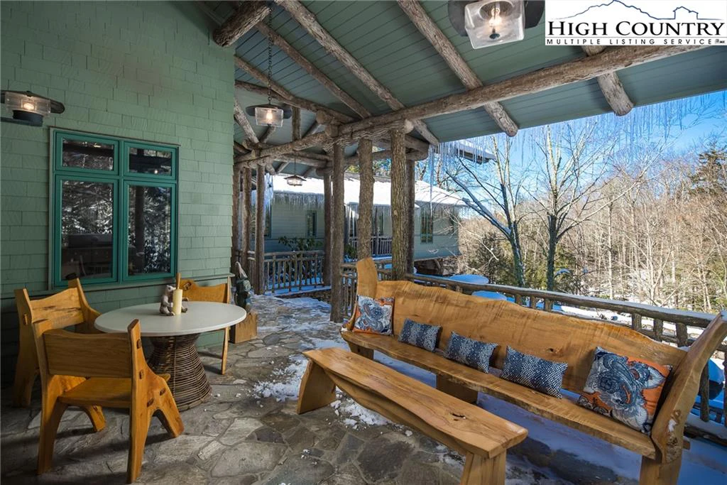 Image number 20 for the current listing