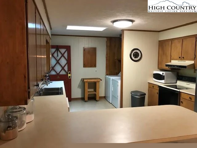 Image number 11 for the current listing