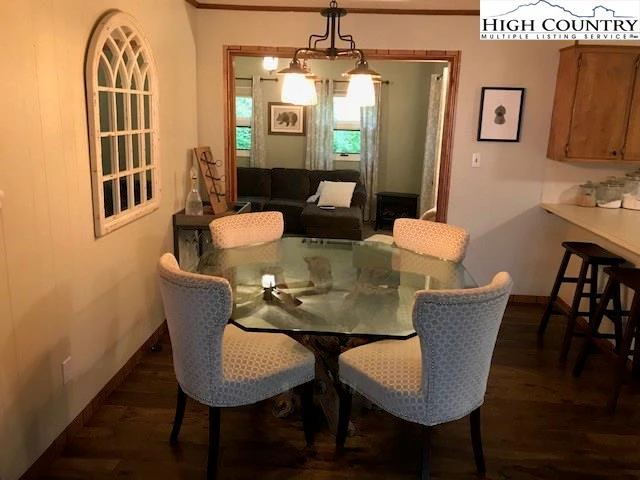 Image number 3 for the current listing