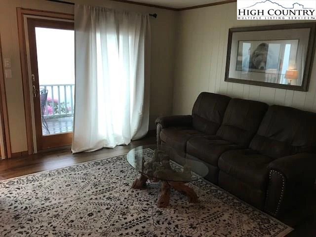 Image number 10 for the current listing