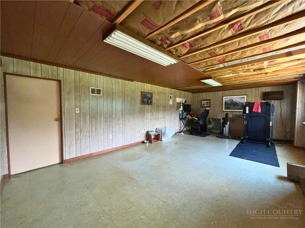 Image number 13 for the current listing