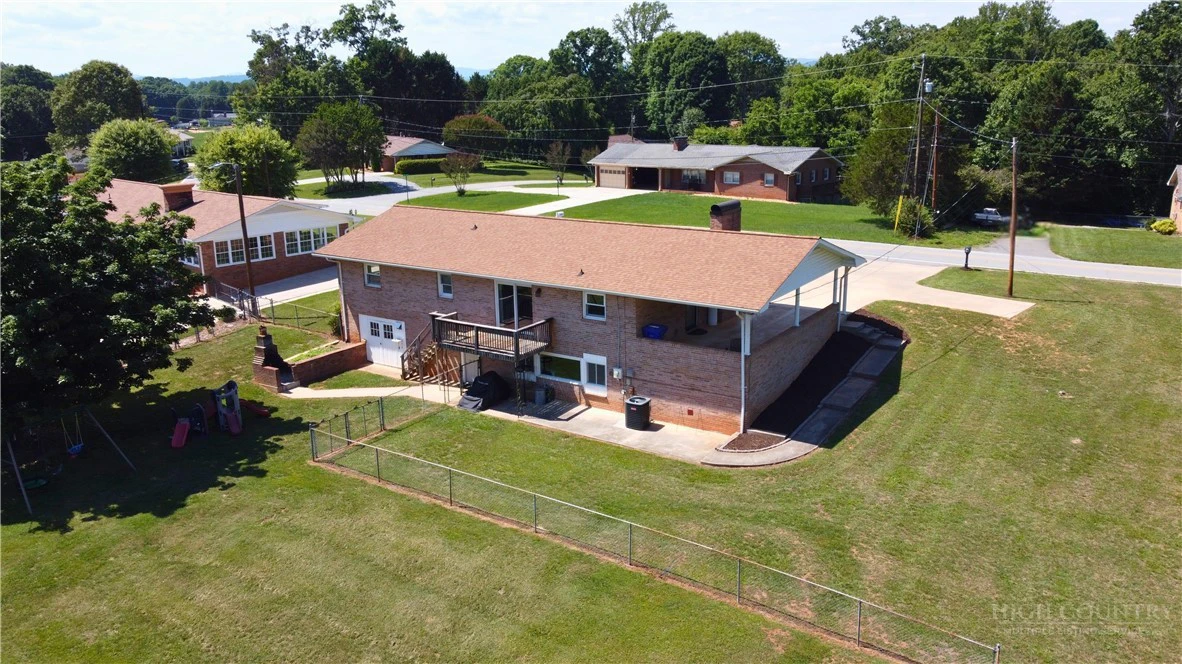 Image number 9 for the current listing