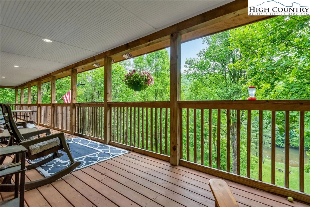 Image number 6 for the current listing
