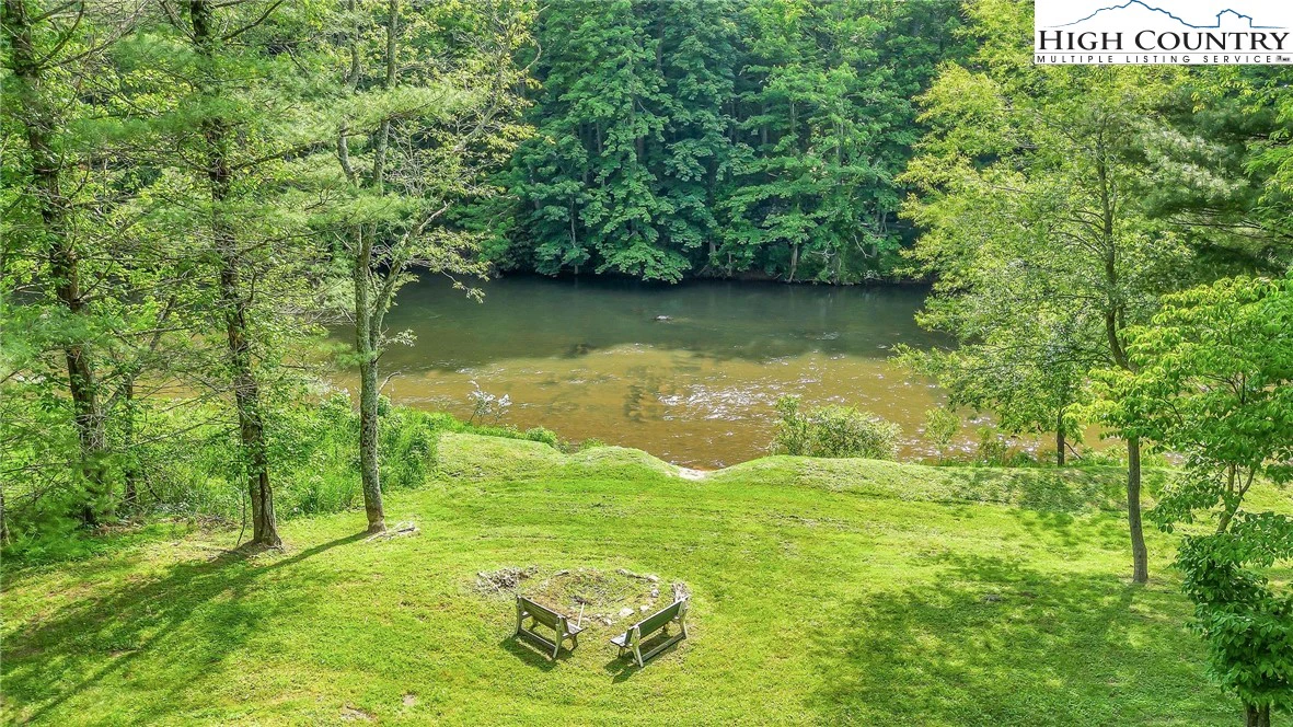 Image number 4 for the current listing