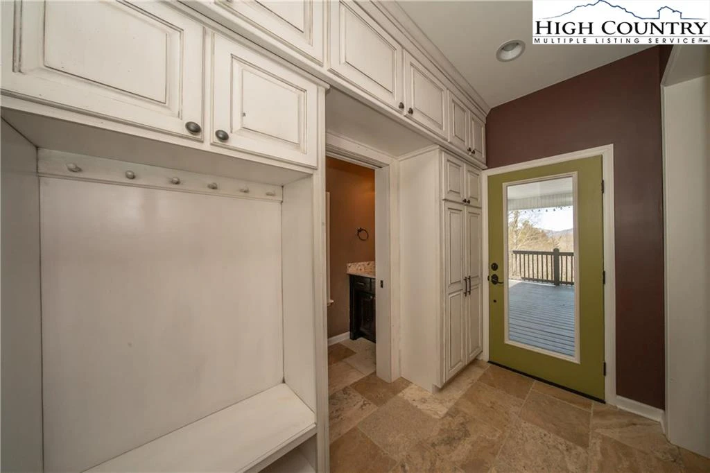 Image number 6 for the current listing