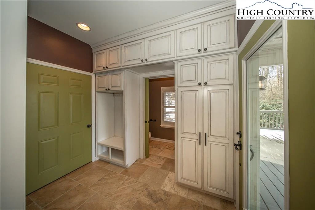 Image number 7 for the current listing