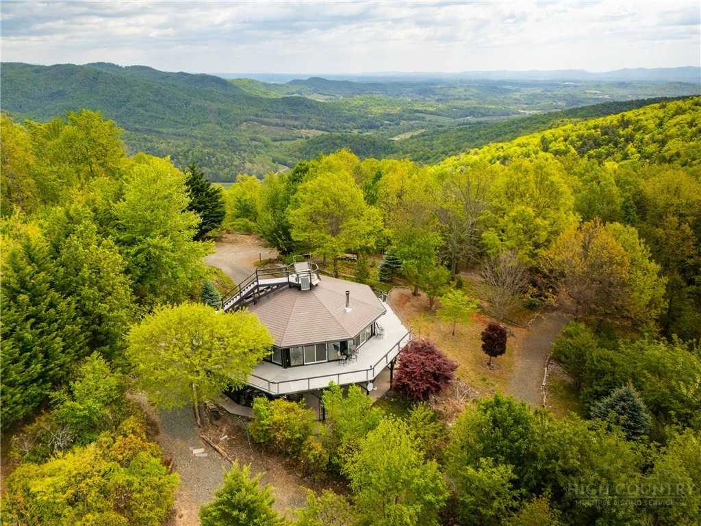Image number 13 for the current listing