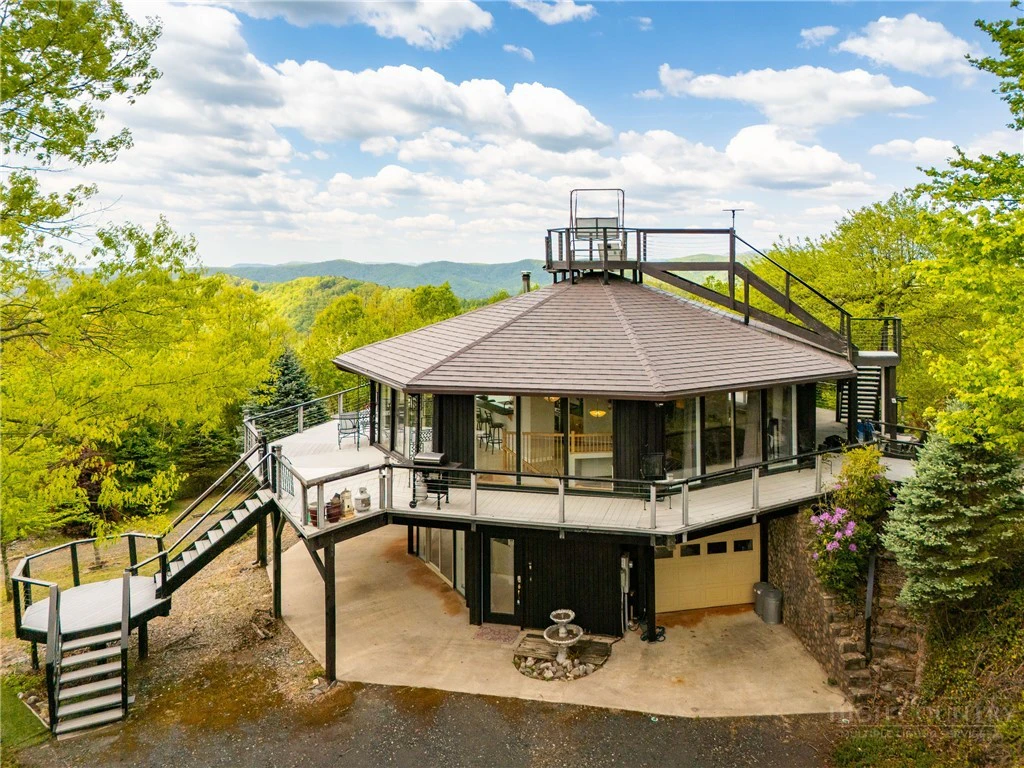 Image number 10 for the current listing