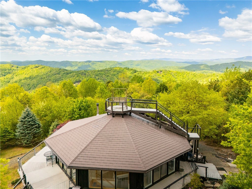 Image number 11 for the current listing