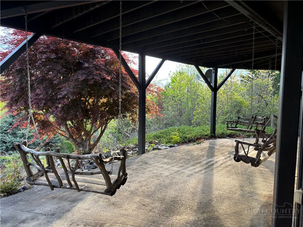 Image number 16 for the current listing