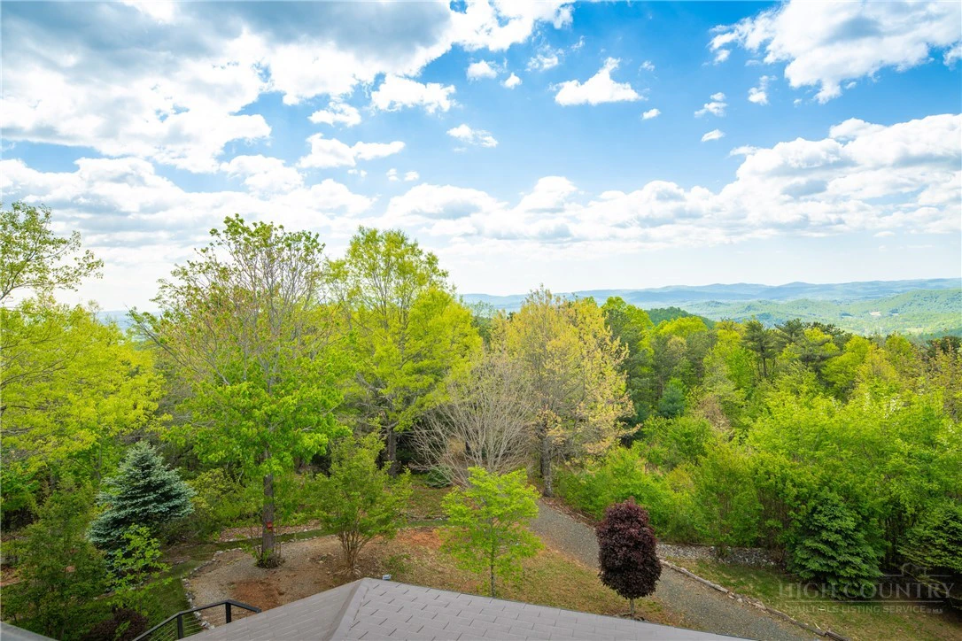 Image number 18 for the current listing