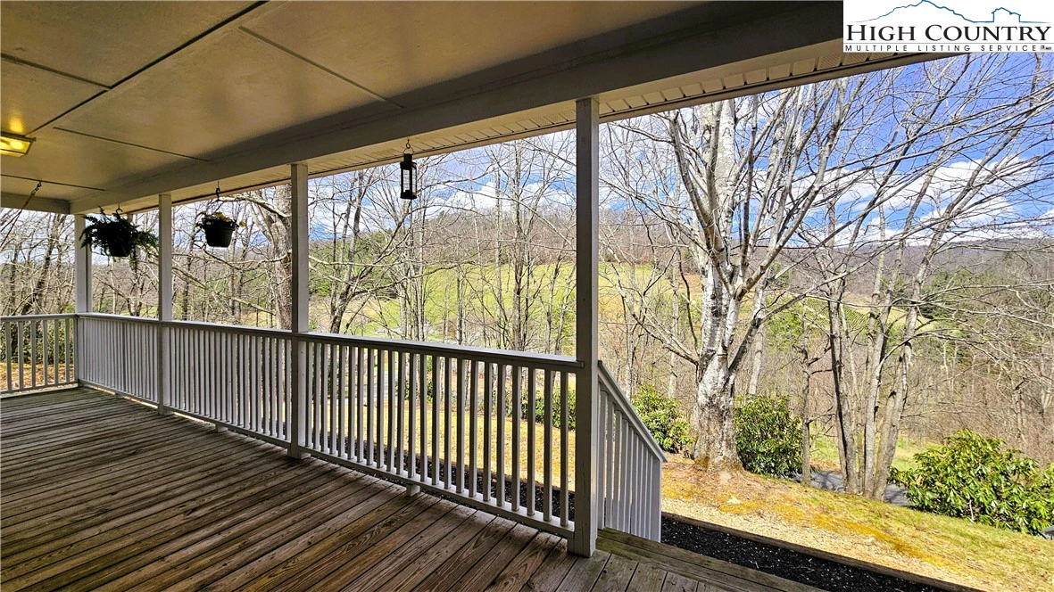 Image number 28 for the current listing