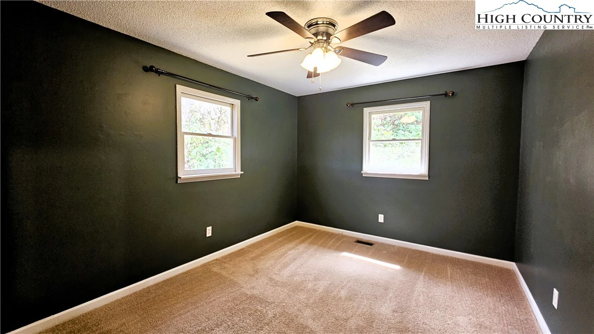 Image number 3 for the current listing