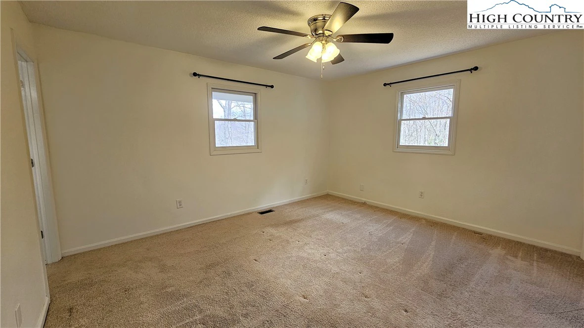Image number 6 for the current listing