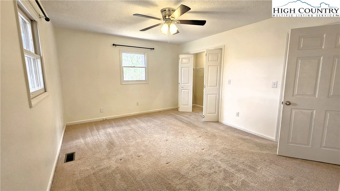 Image number 7 for the current listing
