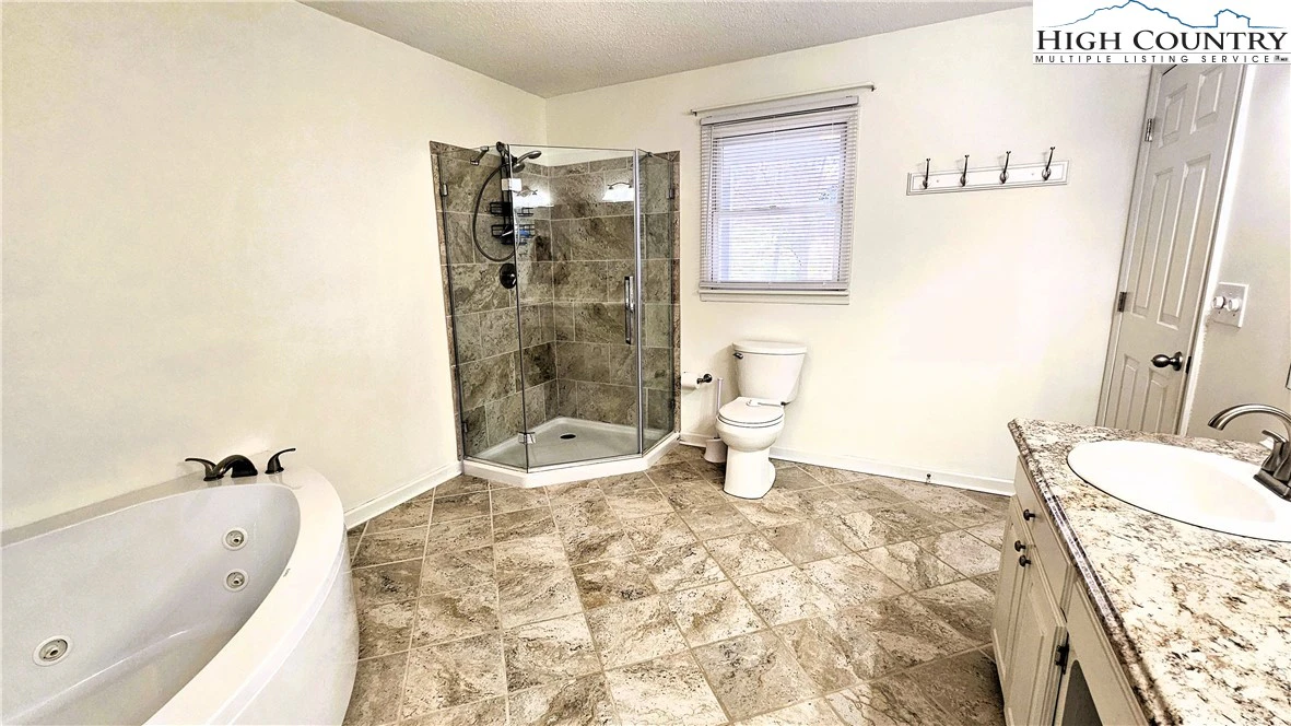 Image number 10 for the current listing