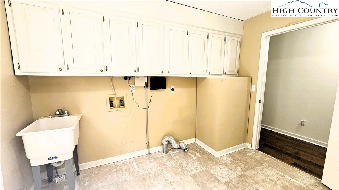 Image number 2 for the current listing