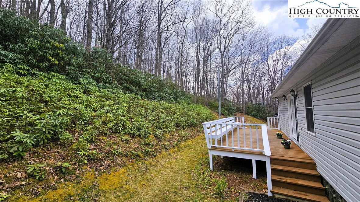 Image number 15 for the current listing