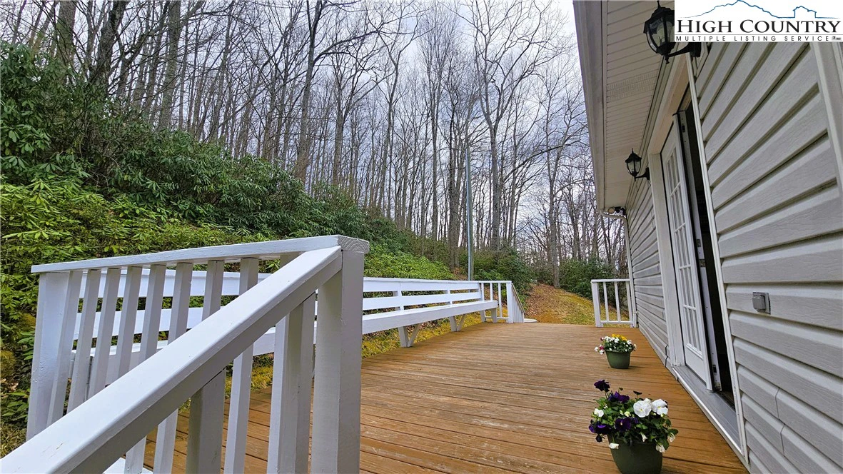 Image number 16 for the current listing