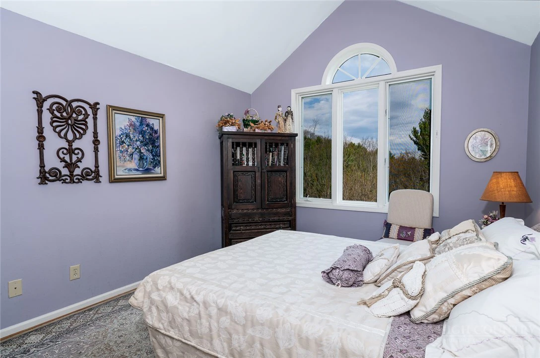 Image number 7 for the current listing