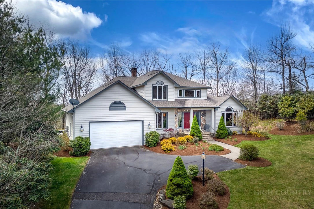 Image number 1 for the current listing