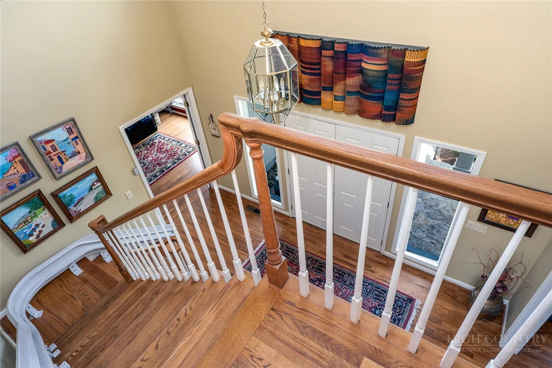 Image number 2 for the current listing