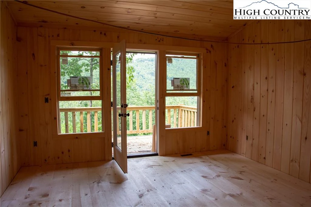 Image number 2 for the current listing