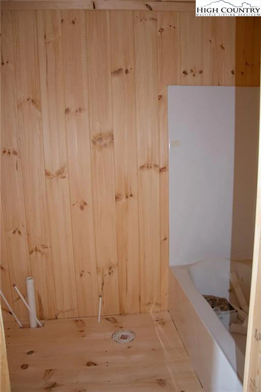 Image number 8 for the current listing