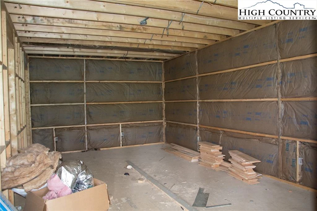 Image number 7 for the current listing