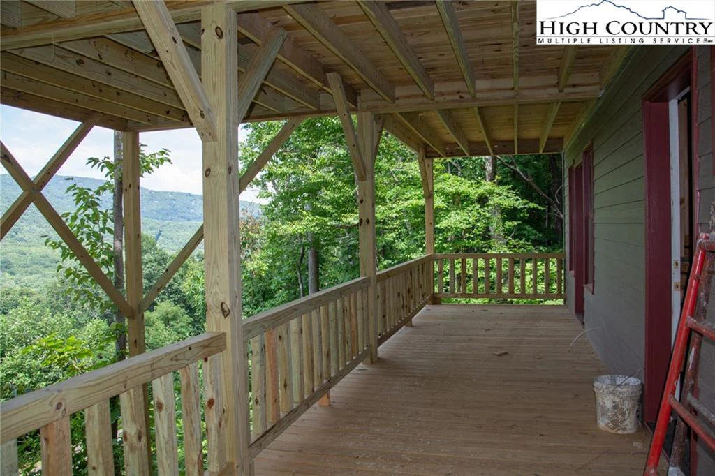 Image number 3 for the current listing