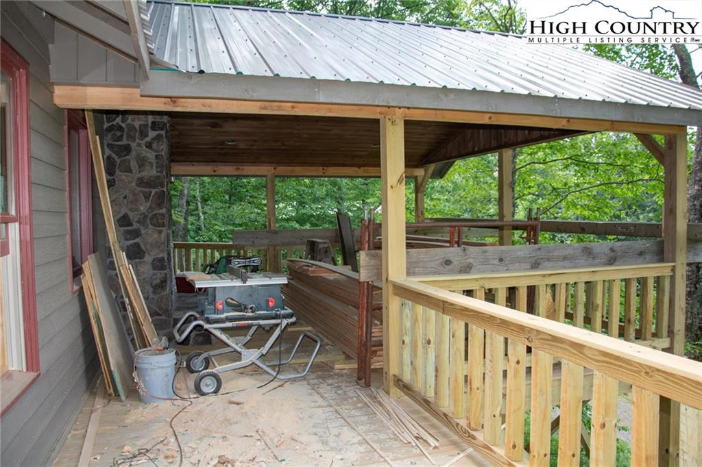 Image number 16 for the current listing