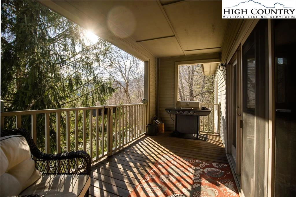 Image number 18 for the current listing