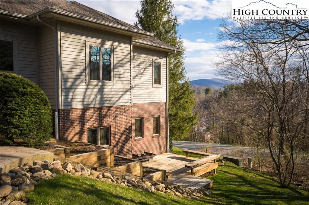 Image number 8 for the current listing