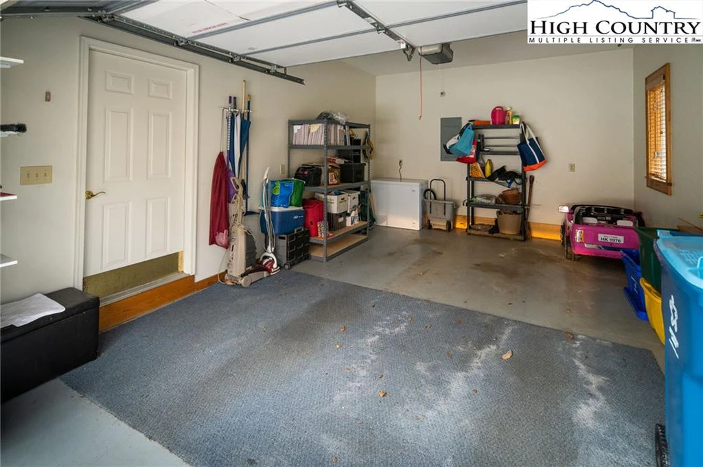 Image number 4 for the current listing