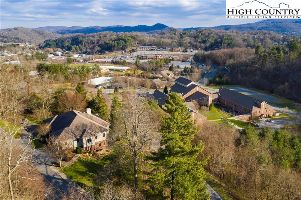 Image number 3 for the current listing