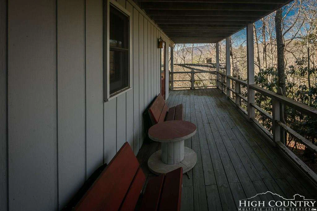 Image number 23 for the current listing