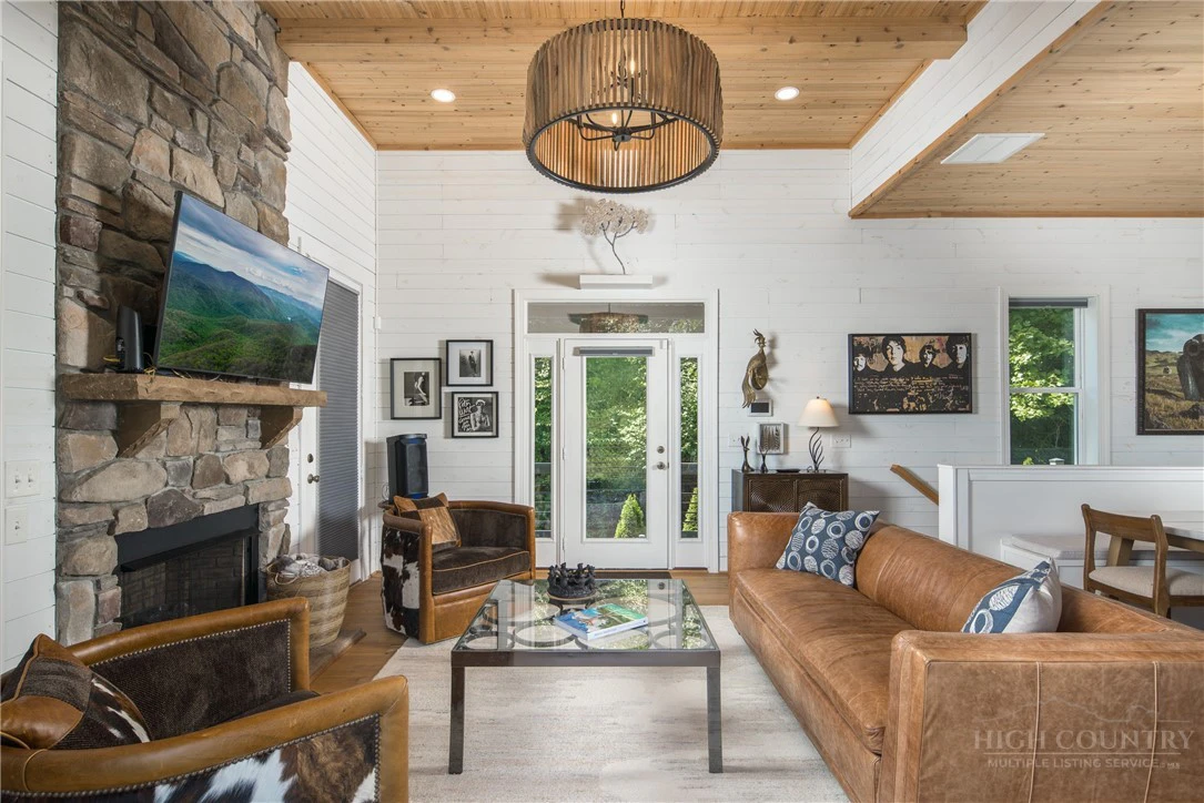 Image number 5 for the current listing