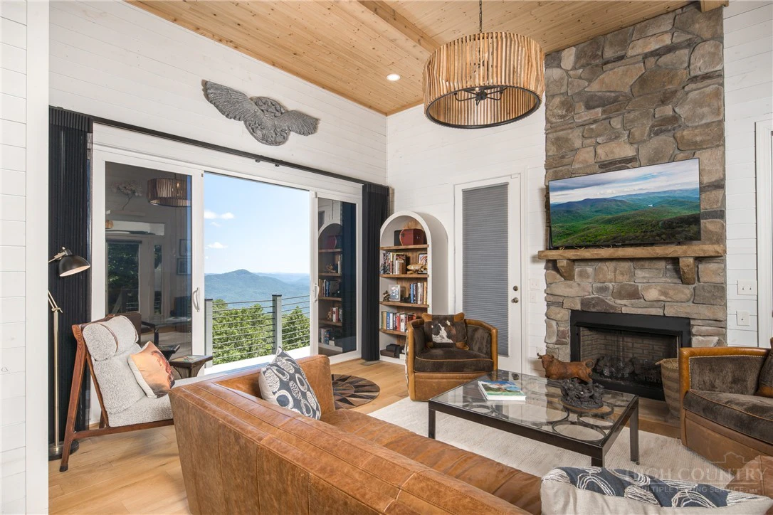 Image number 6 for the current listing