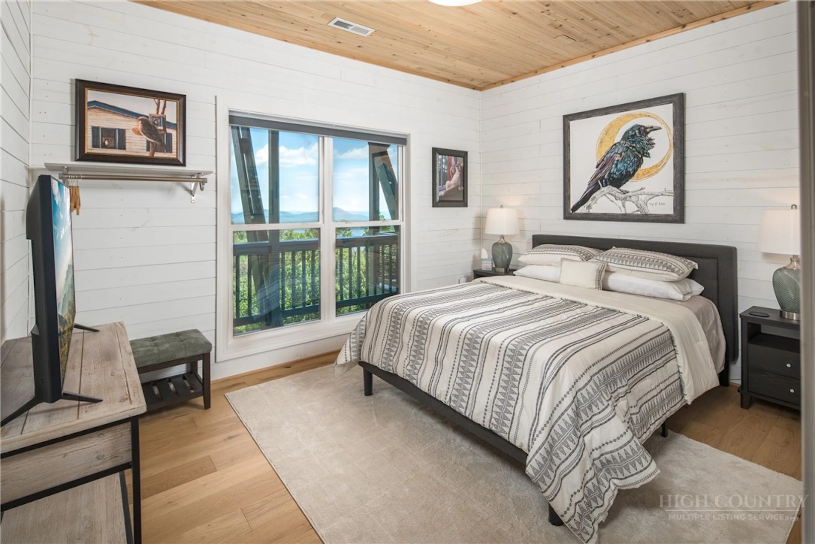 Image number 19 for the current listing